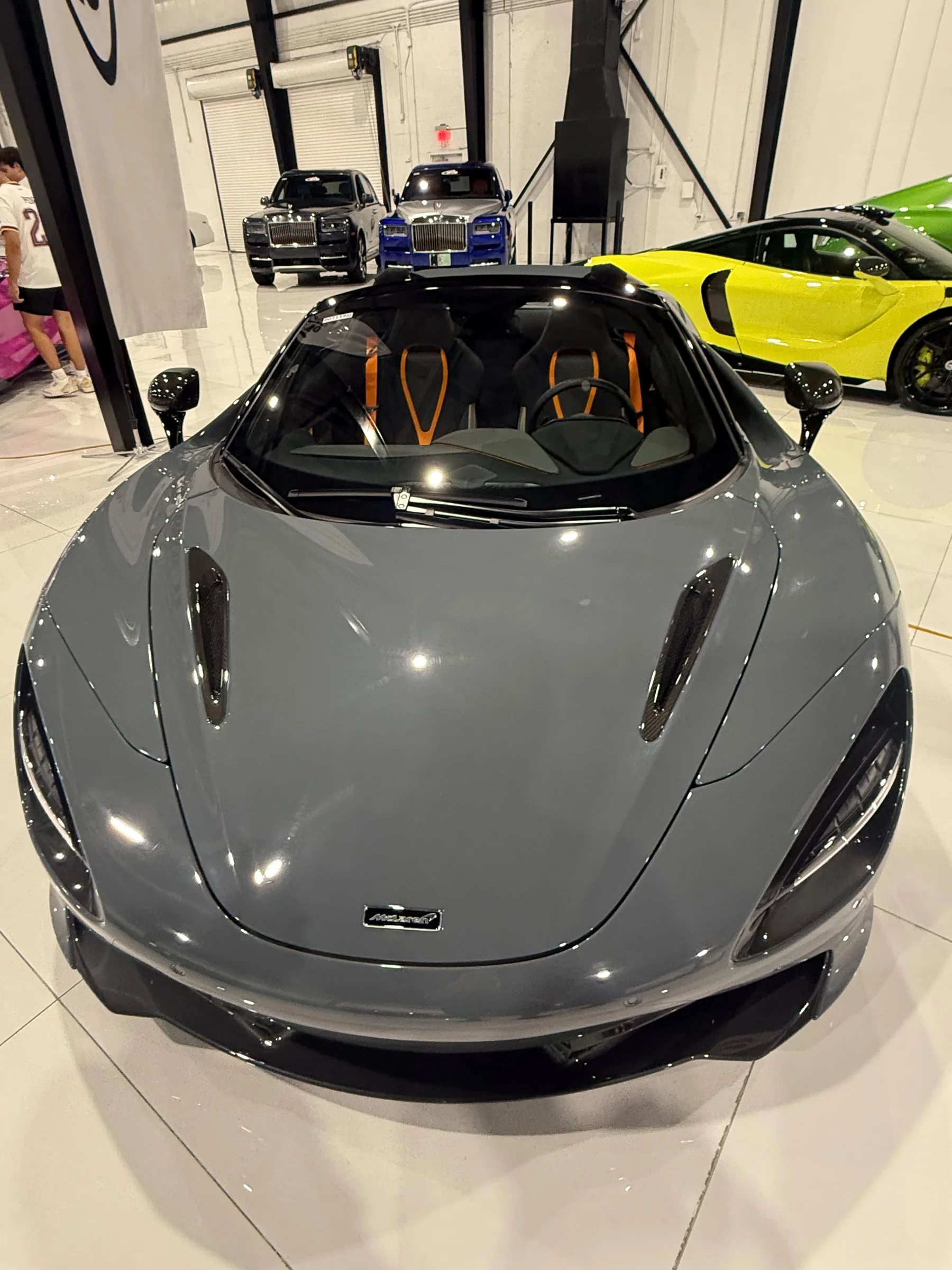 McLaren — Graphite Finish